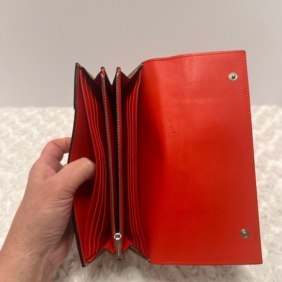 Celine Large Flap Continental Long Double
Snap Trifold Wallet Grained Calfskin - Picture 6 of 14